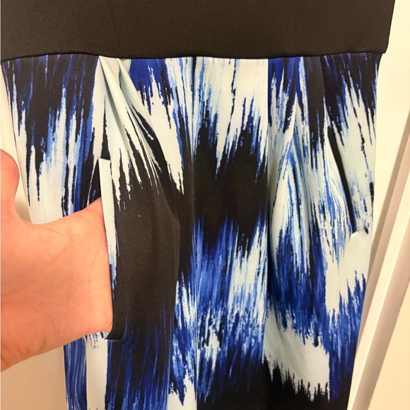 Betsey Johnson - Fun Black and Blue Patterned Dress with pockets - Picture 4 of 4